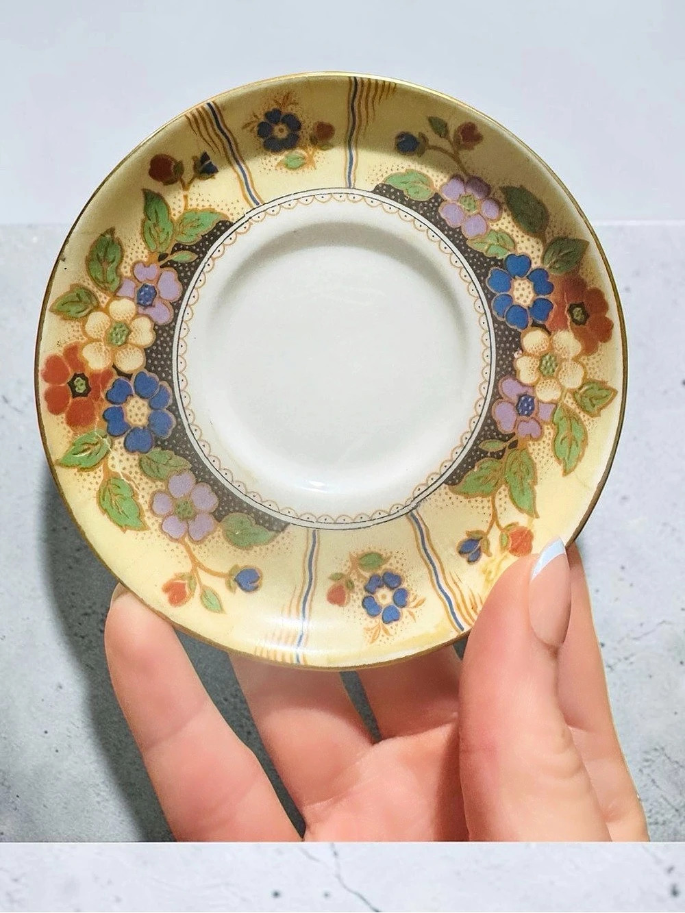 Aynsley - English porcelain tea cup plate w/ flower design